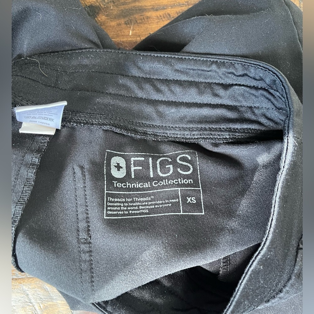 Figs Zamora XS/Tall Black Jogger Scrub Bottoms - Picture 2 of 2